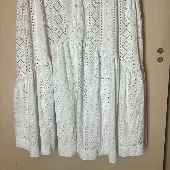 Free People White Lace Maxi Dress / size XS preowned cap sleeves - Picture 3 of 10